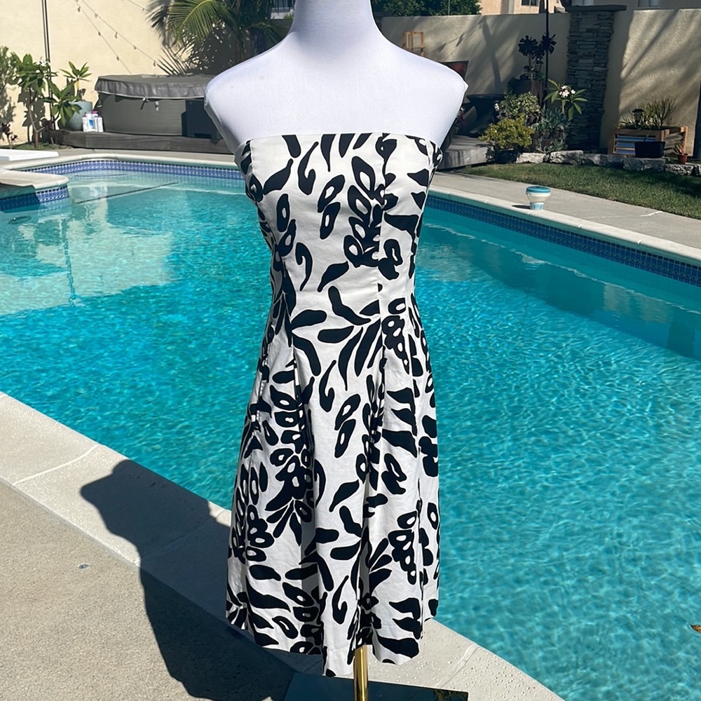 BHWM| | strapless black and white, midi dress | with pockets | Size 0